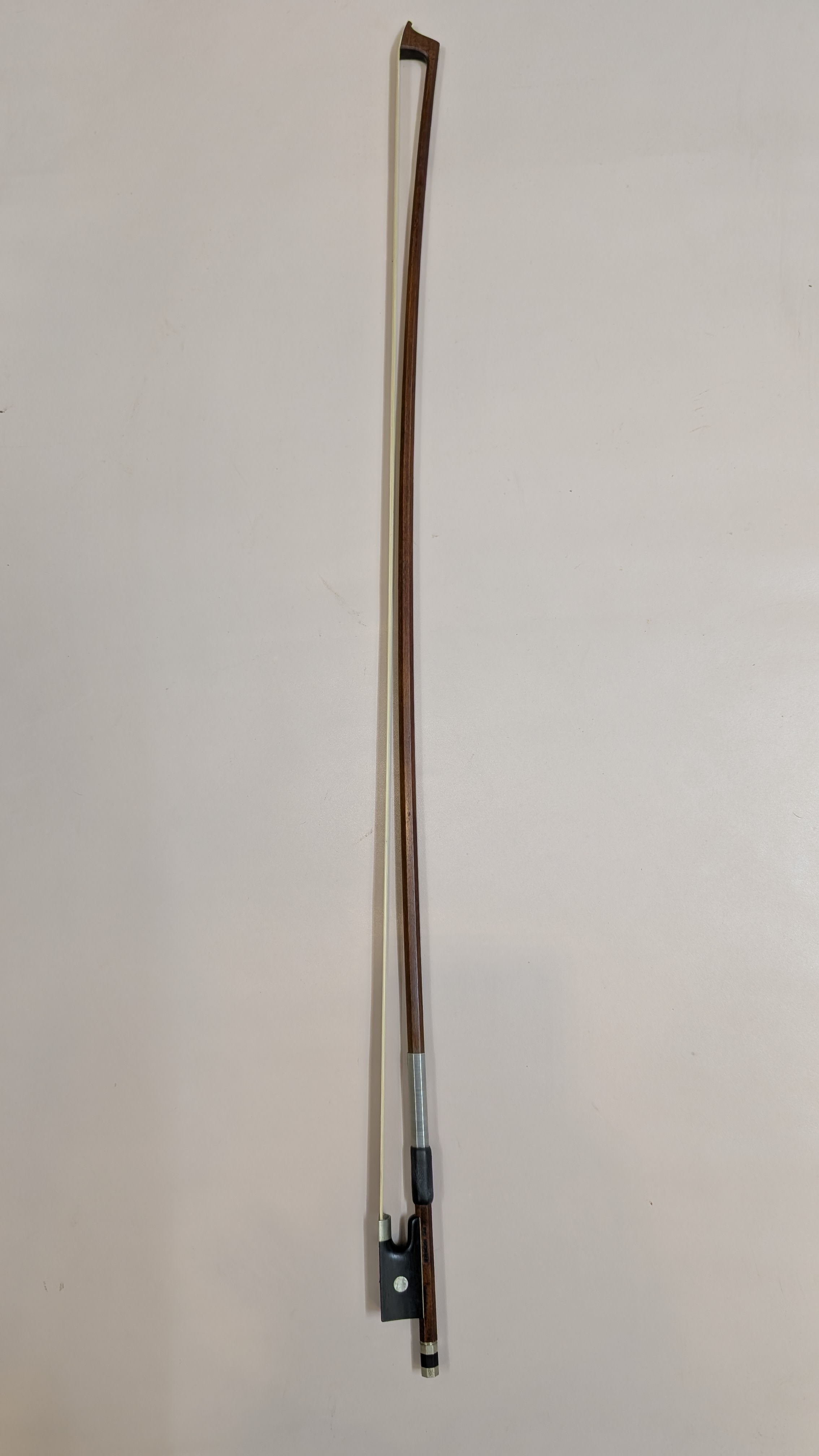 Violin Bow W.R. Schuster octagonal ( bát giác) của Germany size 4/4